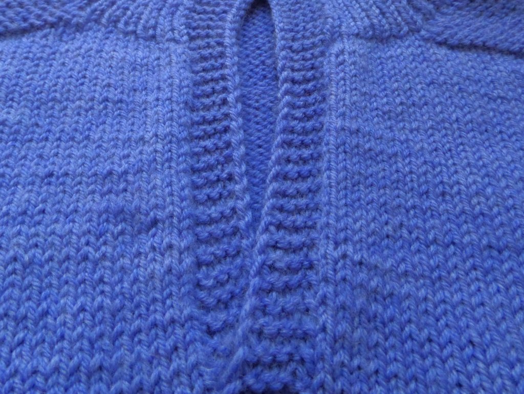 Garter stitch bands.